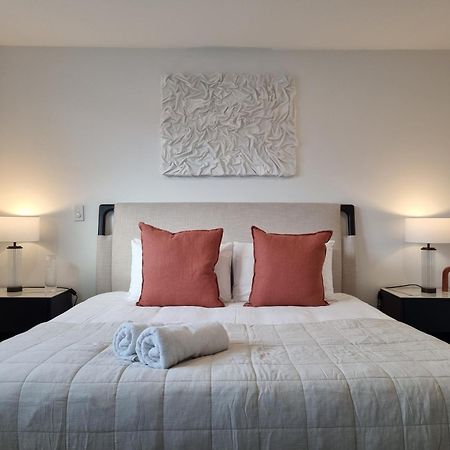 Apartamento Cloud Nine Elegant Escape Awaits Christchurch Exterior foto