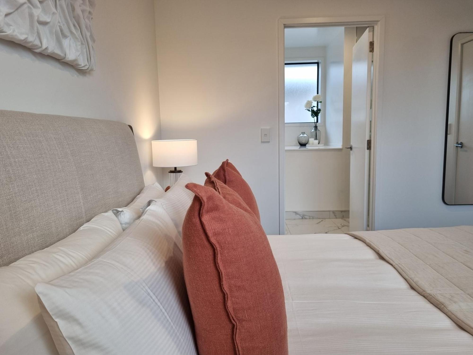 Apartamento Cloud Nine Elegant Escape Awaits Christchurch Exterior foto